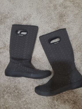 Bogs Black Herringbone Mid-Calf Rain Boots Size 7